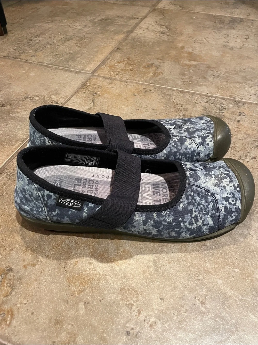 KEEN Sienna Canvas Mary Jane Shoes Women's 9.5 EU 40 Slip On Flats 1025051